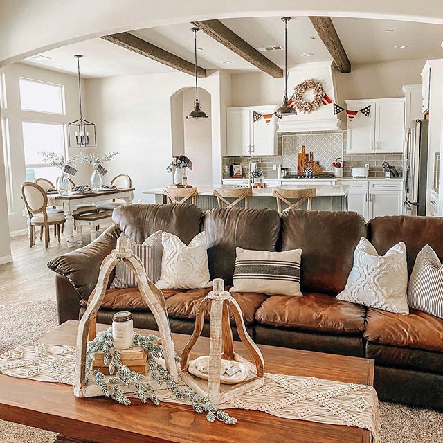 Creating a Farmhouse Vibe With Your Existing Essentials
