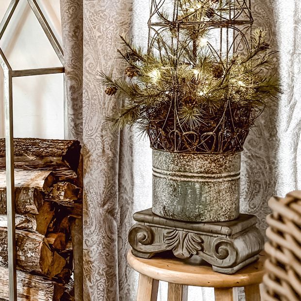 Lamp Display Riser | Antique Farmhouse