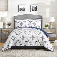 Stately Pattern Reversible Quilt Set