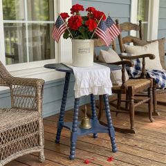 Spindle Leg Clover Shape Accent Table