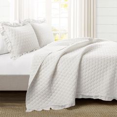 Farmhouse Chic Ruffle Lace 3 Piece Quilt Set