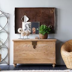 Scalloped Edge Trunk Chest Console