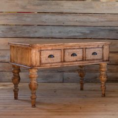 Turned Leg Grand Kitchen Island