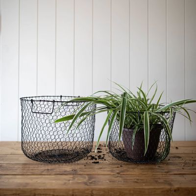 Classic Farmhouse Wire Nesting Baskets Set 2