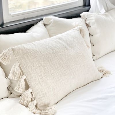Cotton Slub Pillow With Tassels