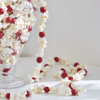 Festive Popcorn and Berry Garland