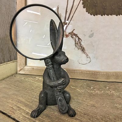 Magnifying Glass With Rabbit Stand