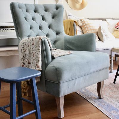 Round Tufted Wing Back Chair