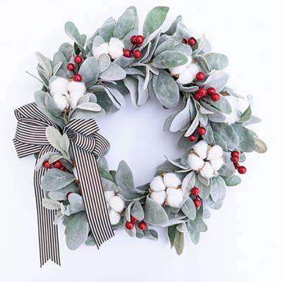Simple Romance Festive Holiday Wreath