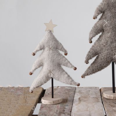 Star Topped Felt Tree On Stand 9.5 Inch