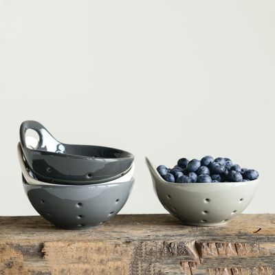 Stoneware Berry Bowl With Handle Set of 4