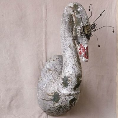 Wire Crowned Swan Wall Decor