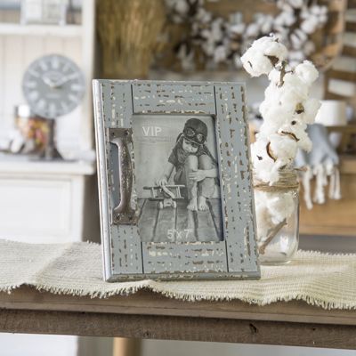 Wood Photo Frame With Rustic Accent