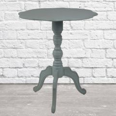 Scalloped Edge Farmhouse Accent Table