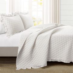 3 Piece Chic Ruffle Quilt Set