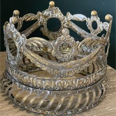 Swag Crown Tabletop Decor