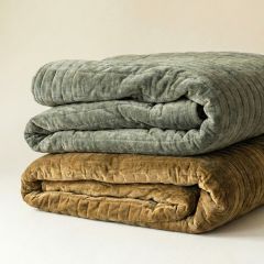 Cozy Classics Grid Velvet Quilt