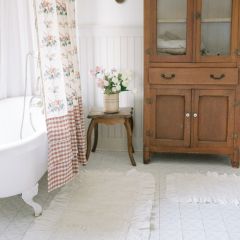 Antique White Burlap Ruffled Bath Mat