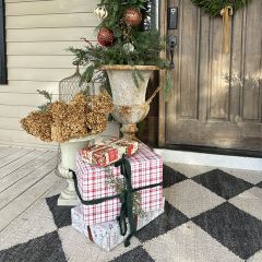 Christmas Farmhouse Box