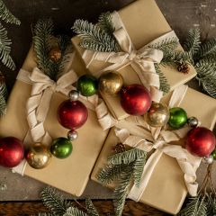 Classic Christmas Festive Ball Garland