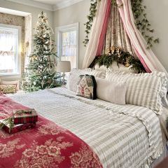 Classic Country Stripe Ruffled Quilt Set