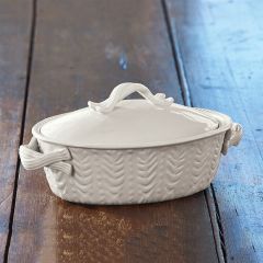 Classic Farmhouse Lidded Oval Stoneware Baker