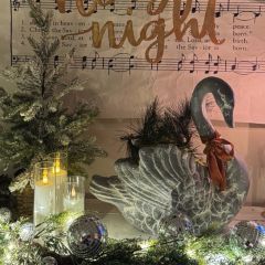 Classic Swan Planter