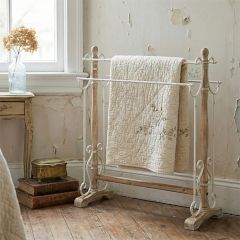 Cottage Chic Quilt Rack