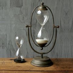Magnetic Hourglass