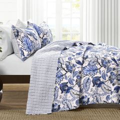 3 Piece Floral Pattern Quilt Set