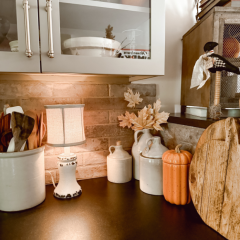 Distressed Cottage Table Lamp