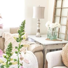 Distressed Farmhouse Table Lamp With Shade