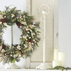 Distressed Tabletop Wreath Holder