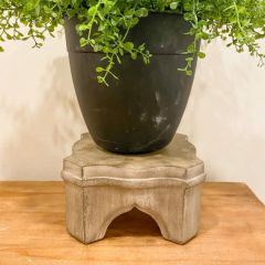 Elegant Country Tabletop Pedestal