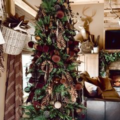 Hanging Pinecone Cluster