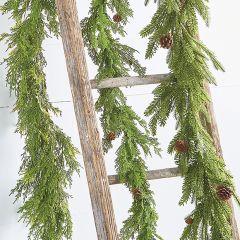 Holiday Cedar And Pinecone Garland