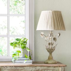 Metal Flower Detailed Table Lamp