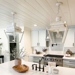 Metal Lantern Style Light