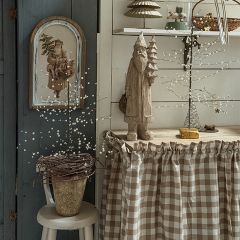 Pearl Accented Wire Tree with Gold Base