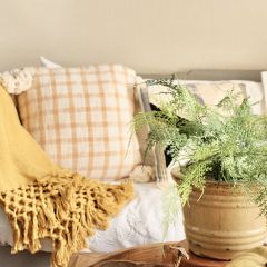 Plaid Pattern Tasseled Slub Pillow