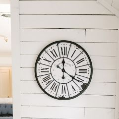 Round Printania Hotel Paris Clock
