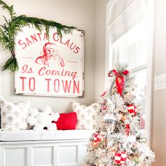 Santa Is Coming To Town Wall Sign Red