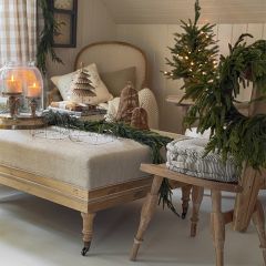 simple-farmhouse-rolling-square-ottoman