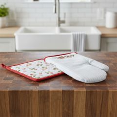 Strawberry Fields Oven Mitt and Pot Holder Set