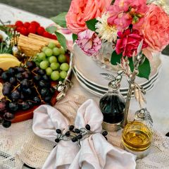 Vagabond House Olive Oil and Vinegar Set