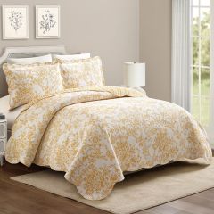 Yellow Garden Toile Scalloped Quilt and Shams Set