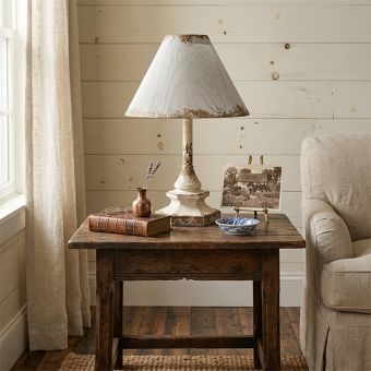 Aged Cottage Glow Table Lamp