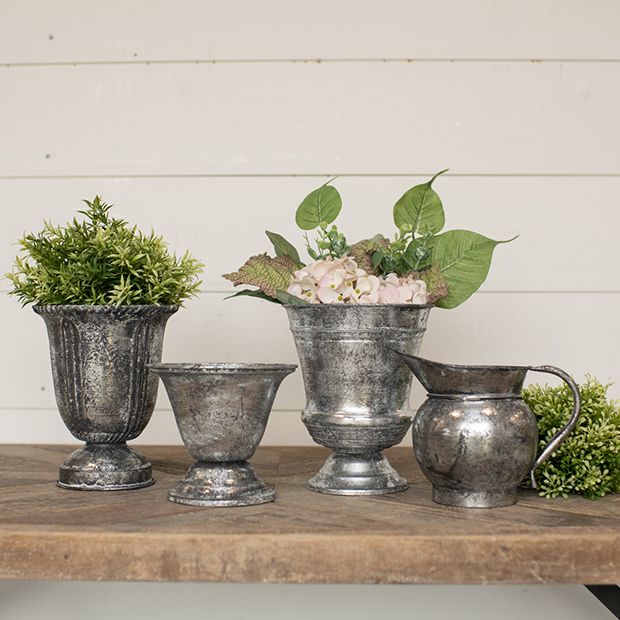 bloem G Vooruitgaan Aged Metal Vase Collection Set of 4 | Antique Farmhouse