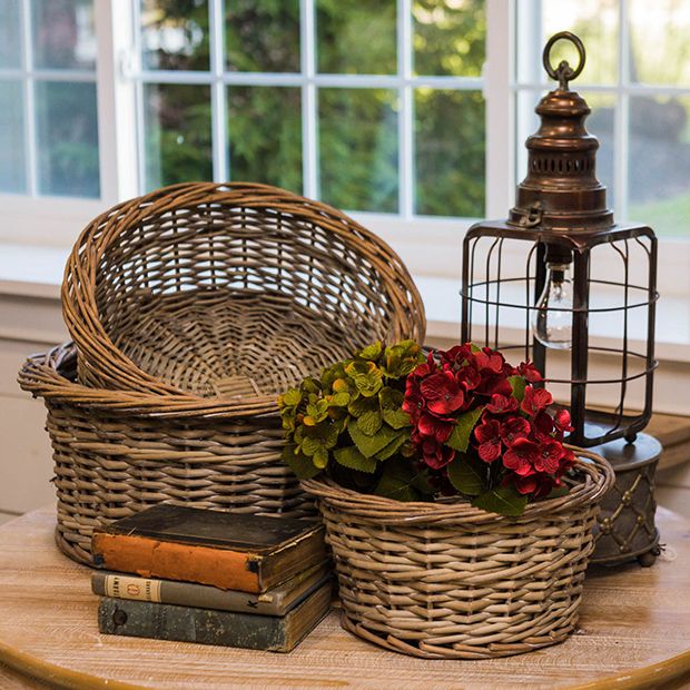 Round shop wicker baskets