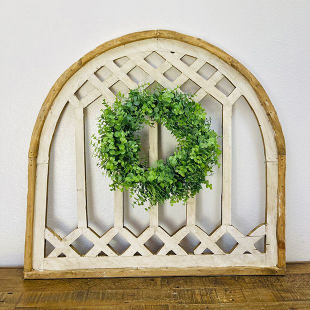 Lattice wall store decor